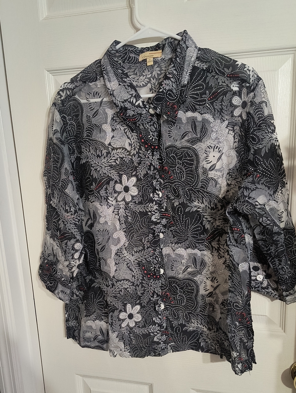 Choices Black & White Floral Button-Front Top